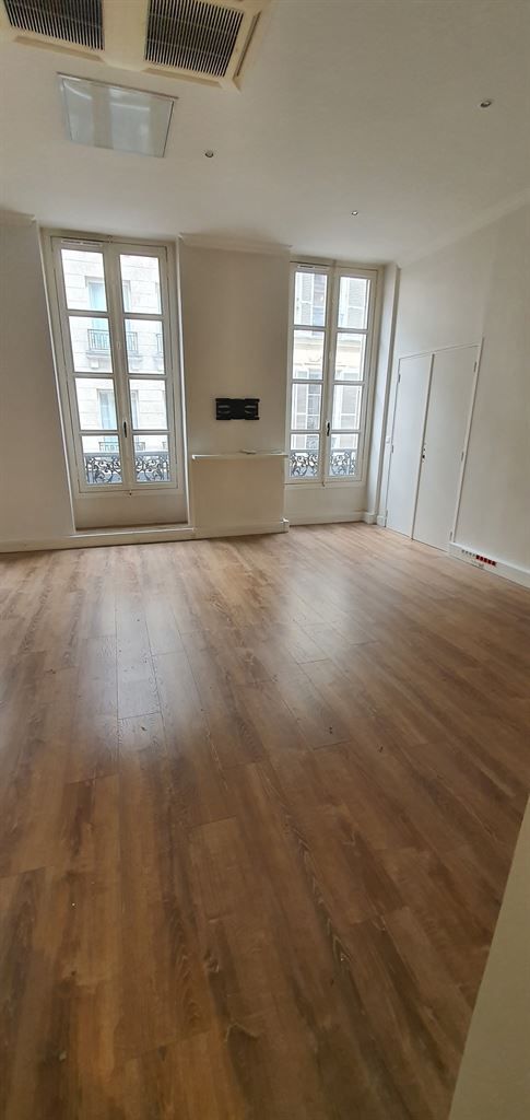 bureaux en location sur PARIS (75008)